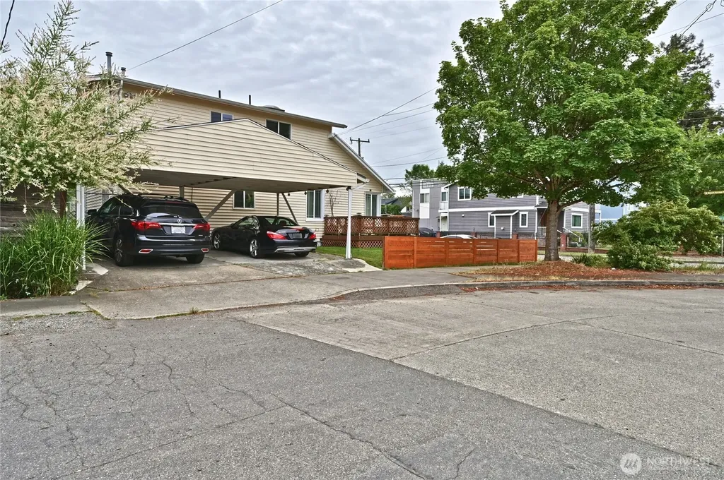 5402 S Cloverdale Street Seattle WA 98118