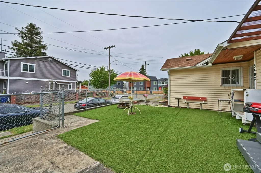 5402 S Cloverdale Street Seattle WA 98118