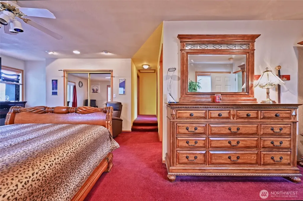 5402 S Cloverdale Street Seattle WA 98118