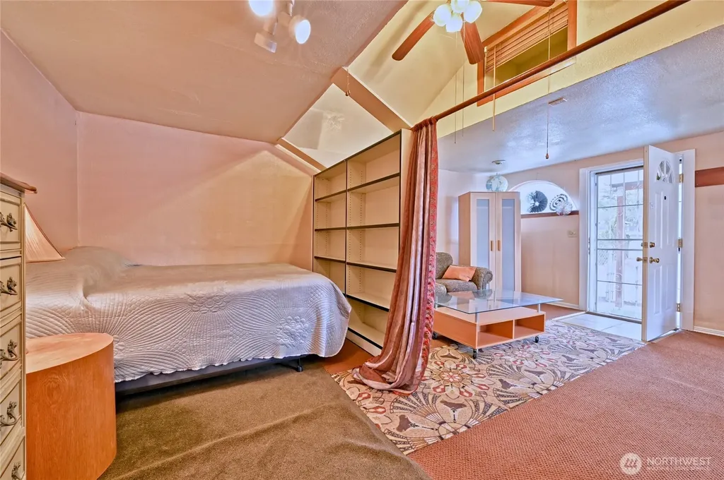 5402 S Cloverdale Street Seattle WA 98118