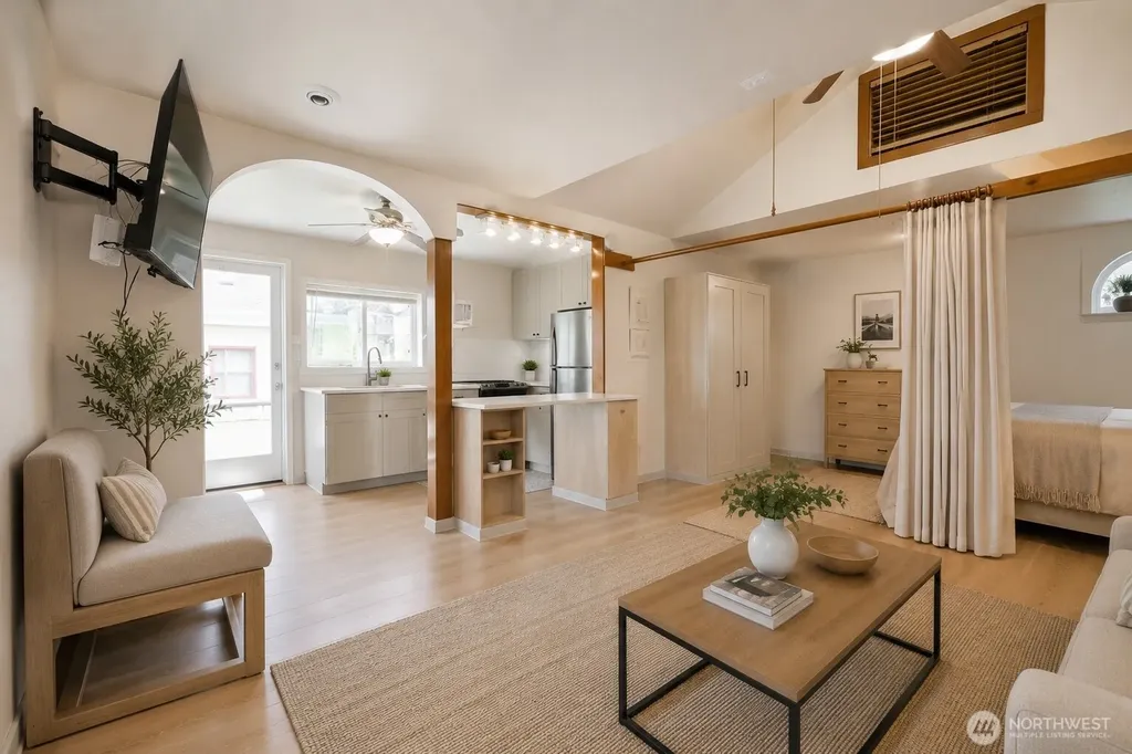 5402 S Cloverdale Street Seattle WA 98118