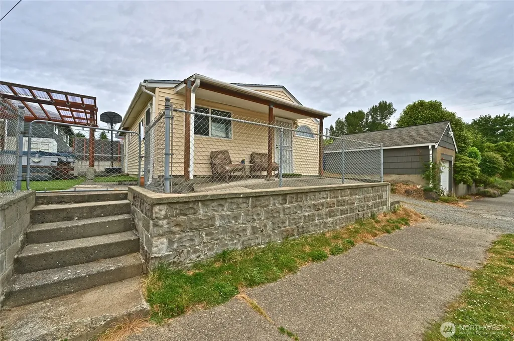5402 S Cloverdale Street Seattle WA 98118