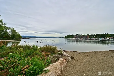 5402 S Cloverdale Street Seattle WA 98118