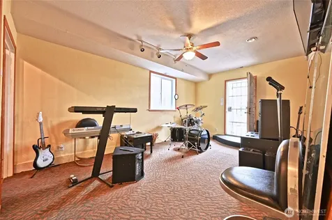 5402 S Cloverdale Street Seattle WA 98118
