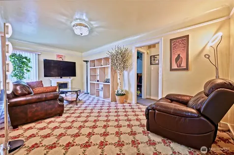 5402 S Cloverdale Street Seattle WA 98118