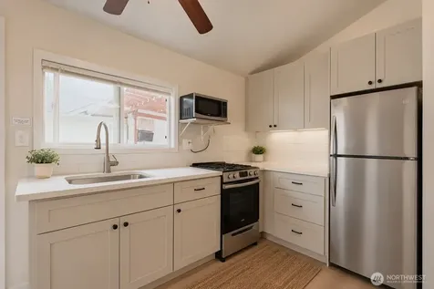 5402 S Cloverdale Street Seattle WA 98118