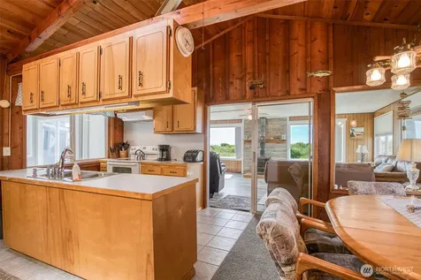 48571 Pacific Avenue Moclips WA 98571