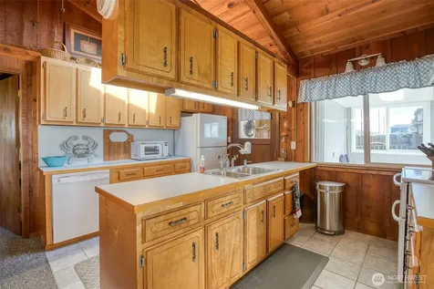 48571 Pacific Avenue Moclips WA 98571