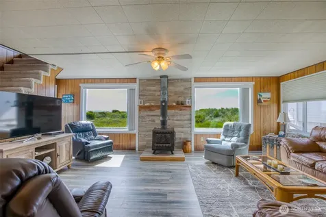 48571 Pacific Avenue Moclips WA 98571
