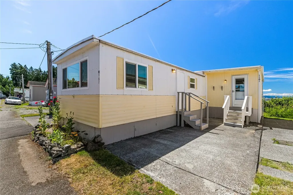 8080 Harborview Blaine WA 98230