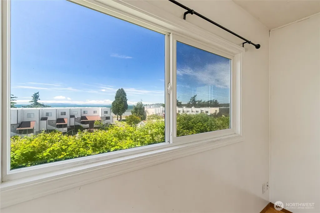 8080 Harborview Blaine WA 98230