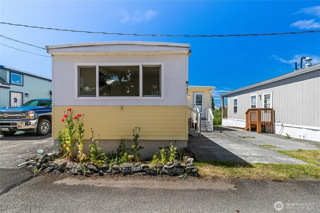 8080 Harborview Blaine WA 98230