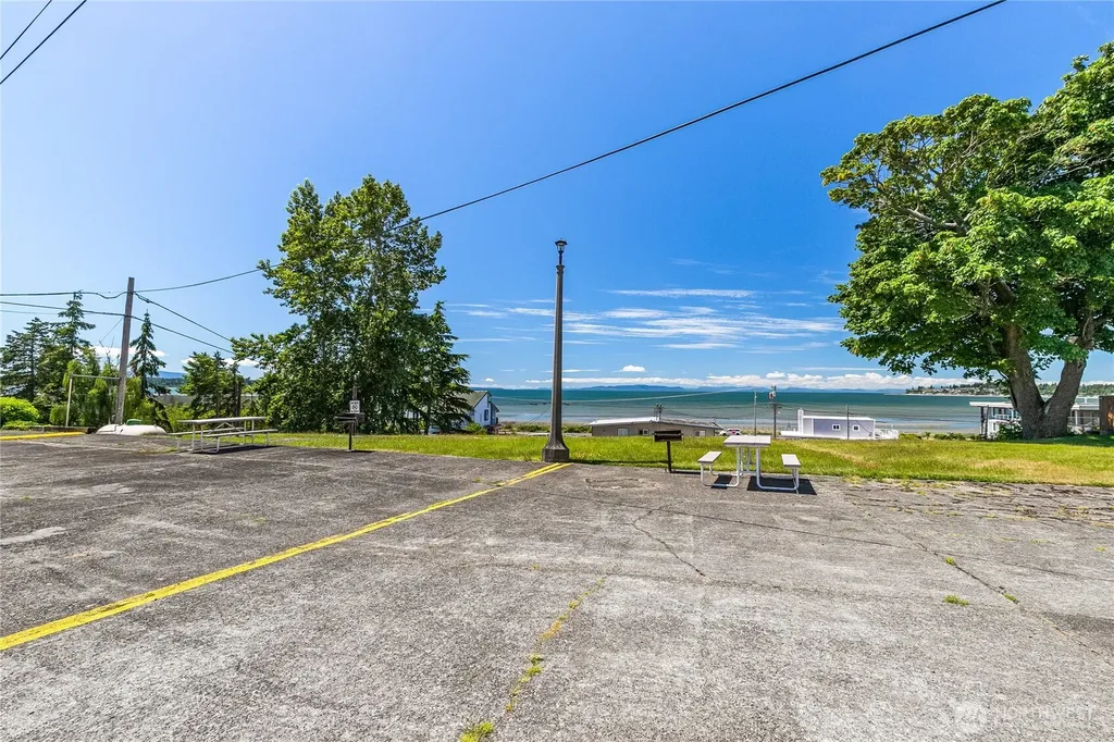 8080 Harborview Blaine WA 98230