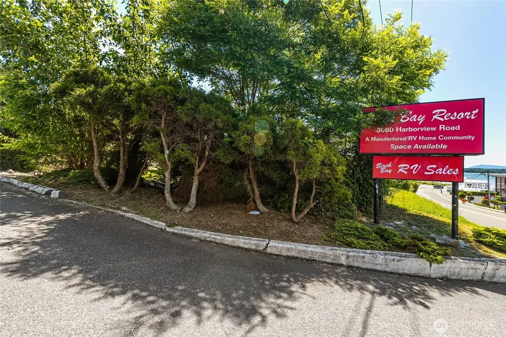 8080 Harborview Blaine WA 98230