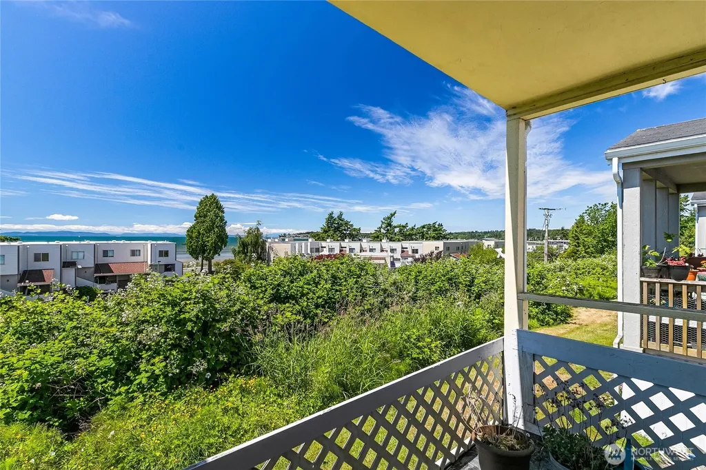 8080 Harborview Blaine WA 98230