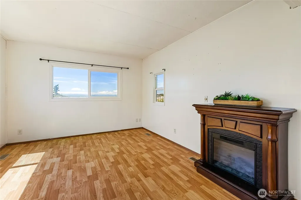 8080 Harborview Blaine WA 98230