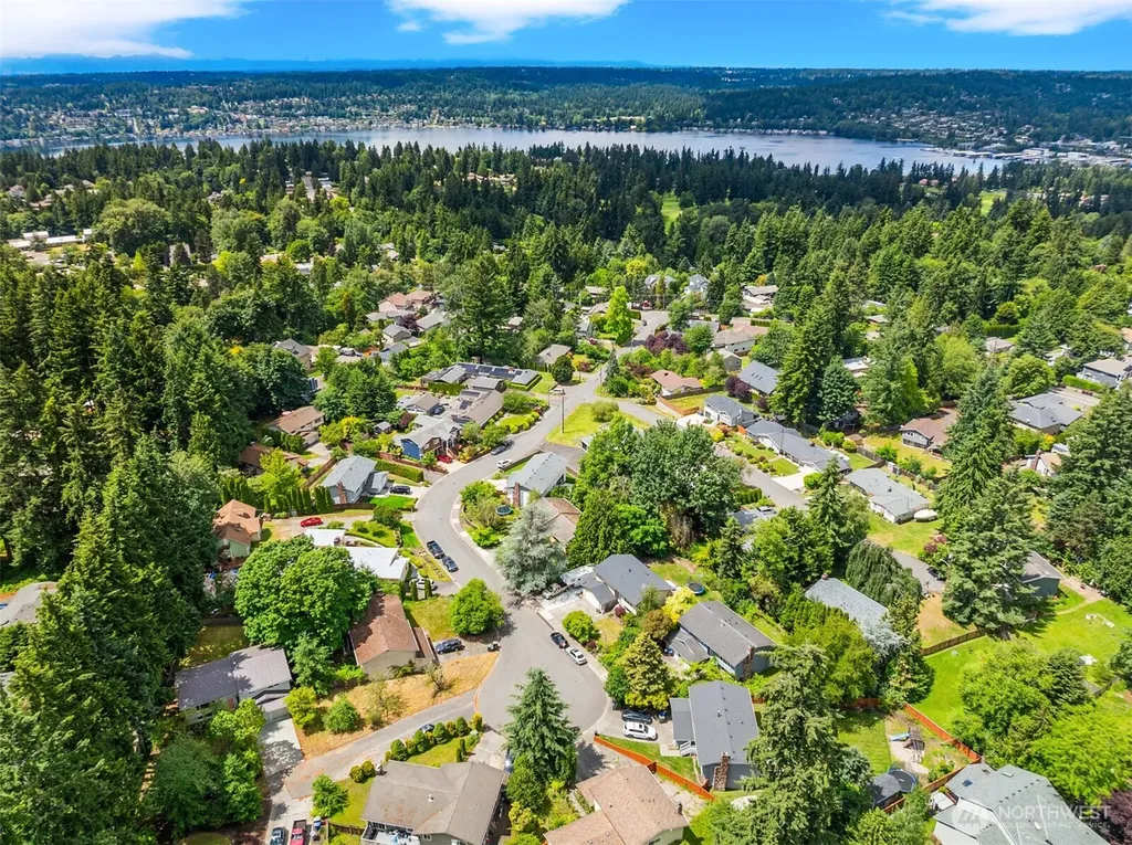 7223 NE 152nd Place Kenmore WA 98028