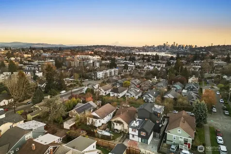 1004 N 48th Street Seattle WA 98103