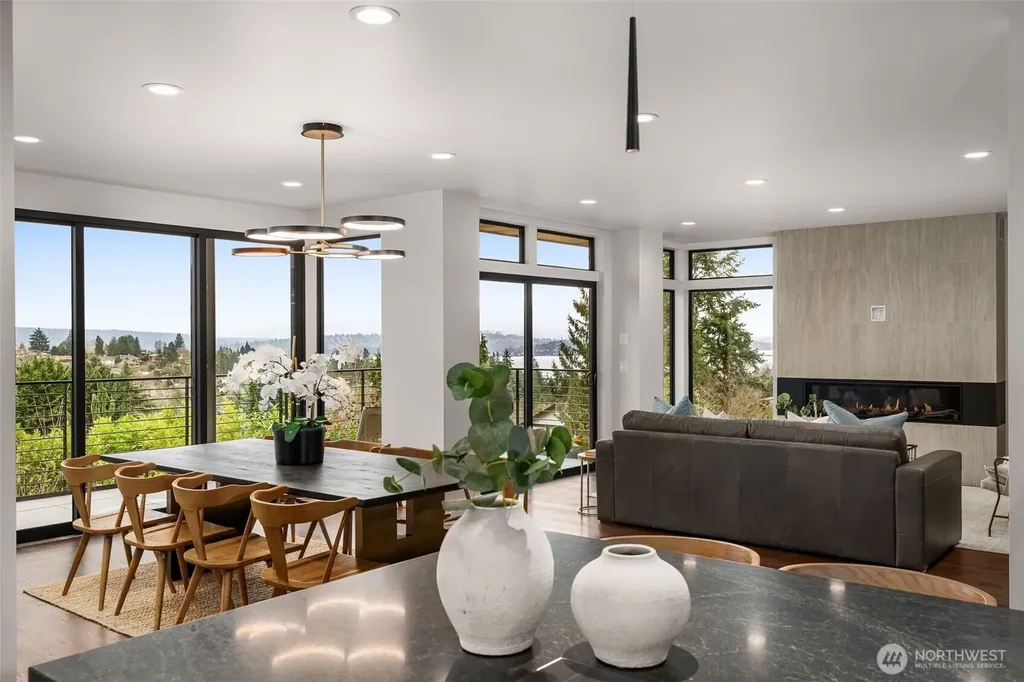 6038 50th Avenue NE Seattle WA 98115