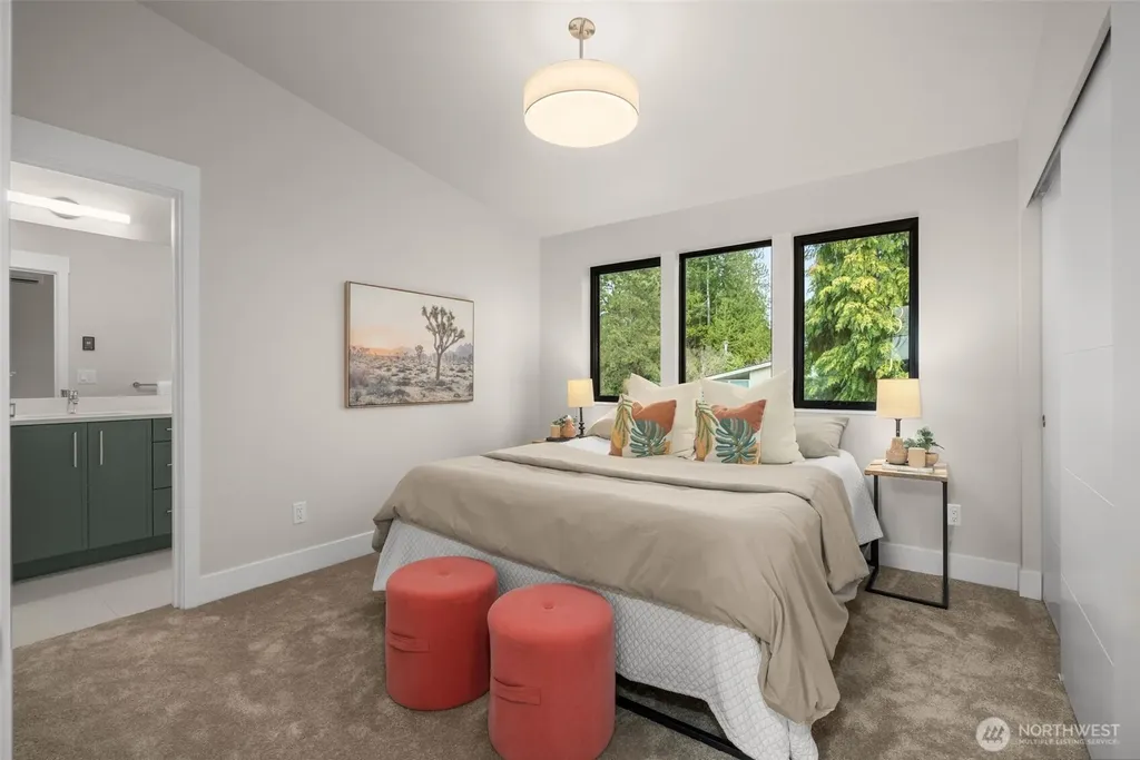 6038 50th Avenue NE Seattle WA 98115