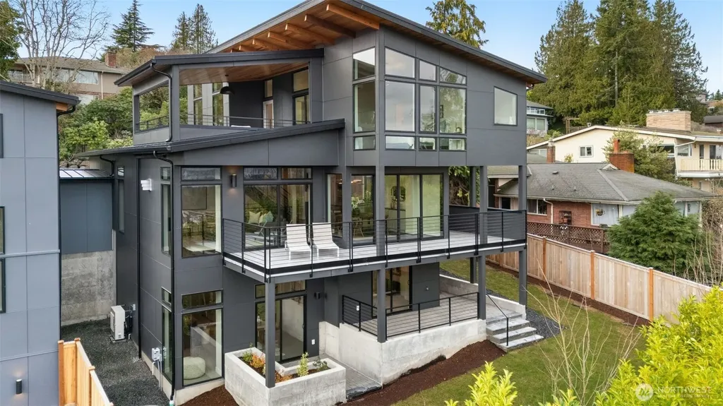 6038 50th Avenue NE Seattle WA 98115