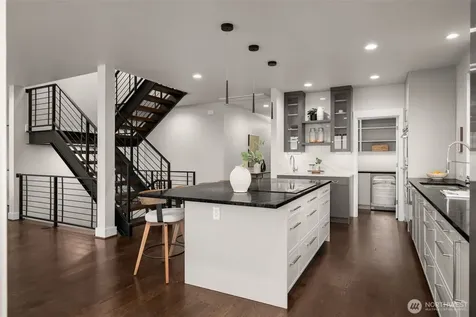 6038 50th Avenue NE Seattle WA 98115