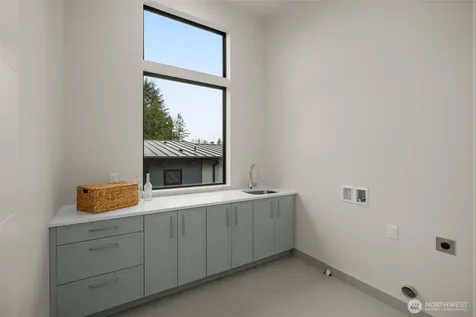 6038 50th Avenue NE Seattle WA 98115