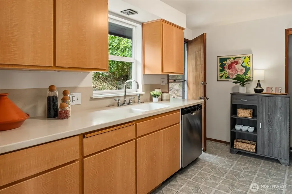 3902 S Genesee Street Seattle WA 98118