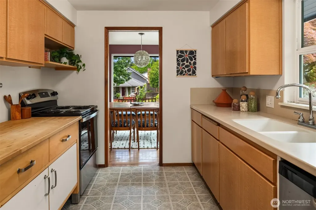 3902 S Genesee Street Seattle WA 98118