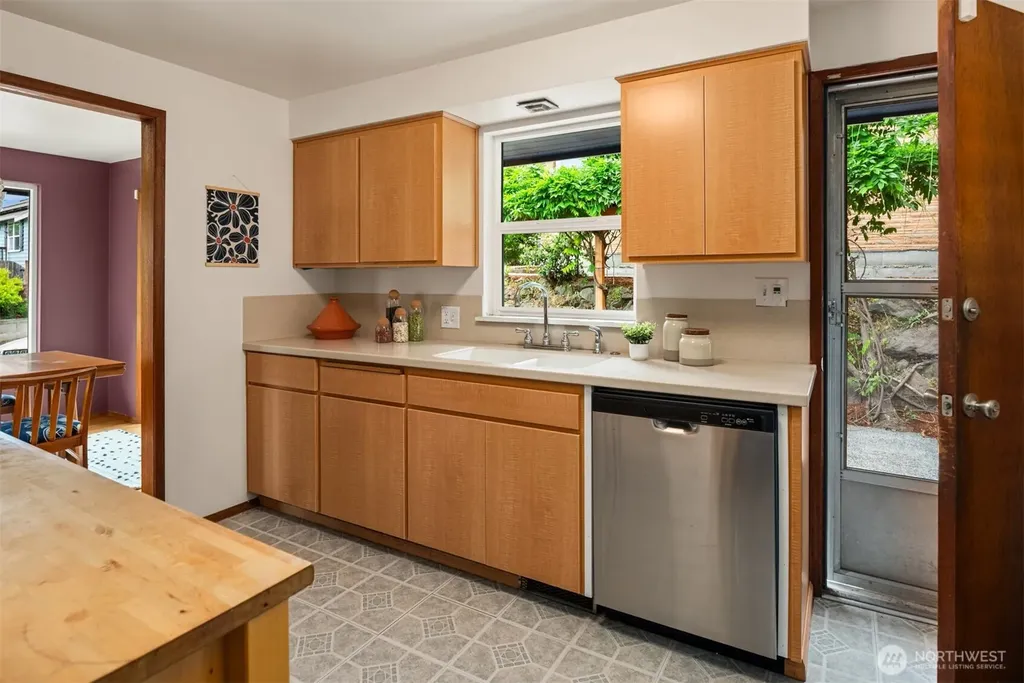 3902 S Genesee Street Seattle WA 98118