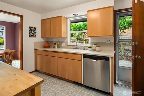 3902 S Genesee Street Seattle WA 98118