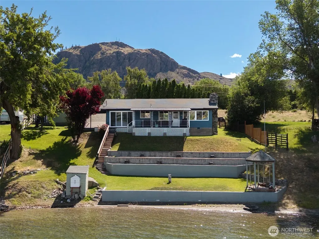 111 Eastlake Road Oroville WA 98844