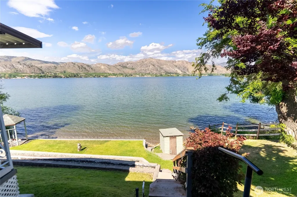 111 Eastlake Road Oroville WA 98844