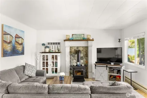 111 Eastlake Road Oroville WA 98844