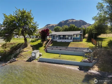 111 Eastlake Road Oroville WA 98844