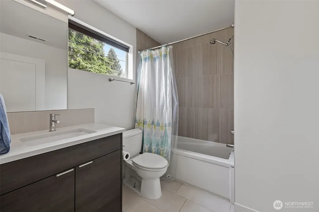 9007 Sand Point Way NE Seattle WA 98115