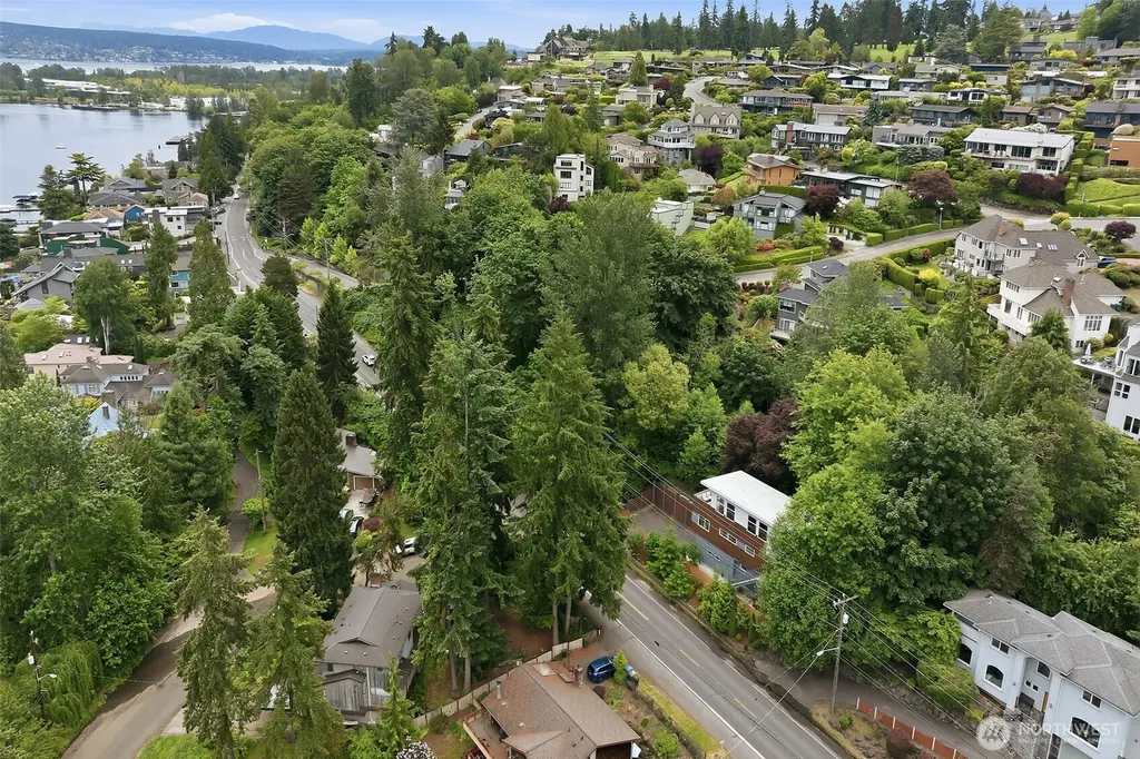 9007 Sand Point Way NE Seattle WA 98115