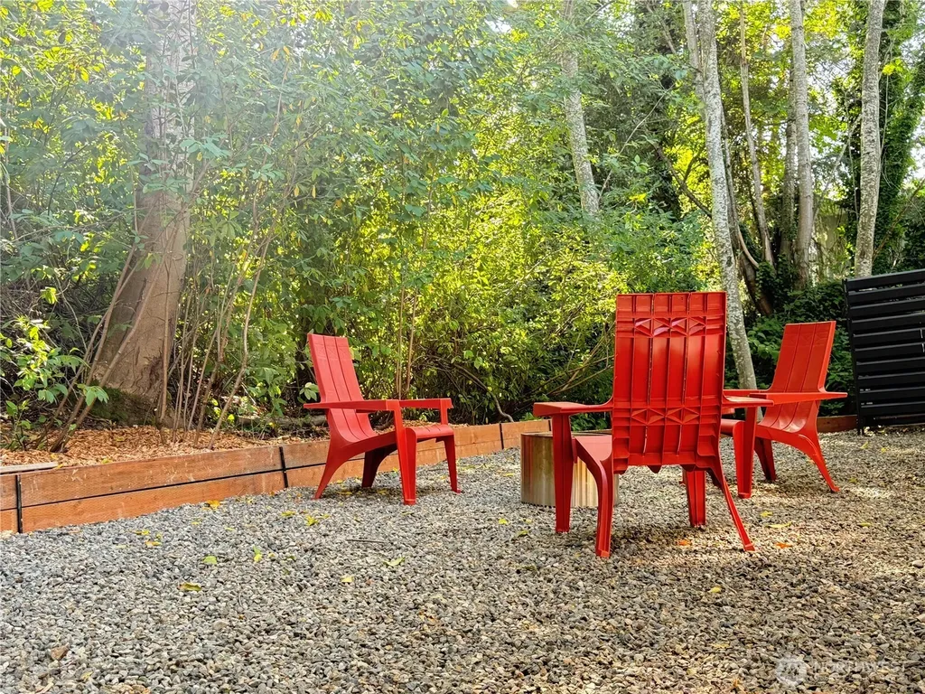 9007 Sand Point Way NE Seattle WA 98115