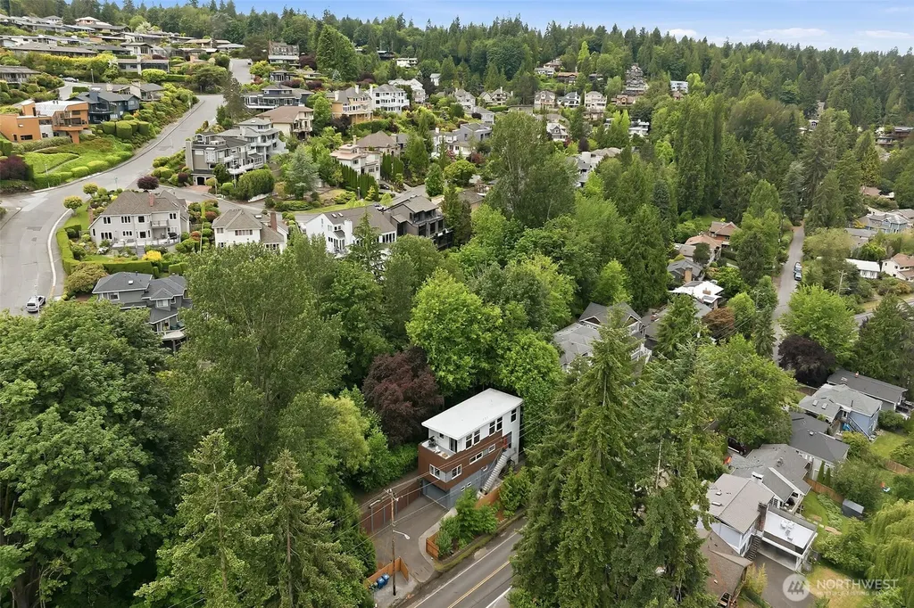 9007 Sand Point Way NE Seattle WA 98115