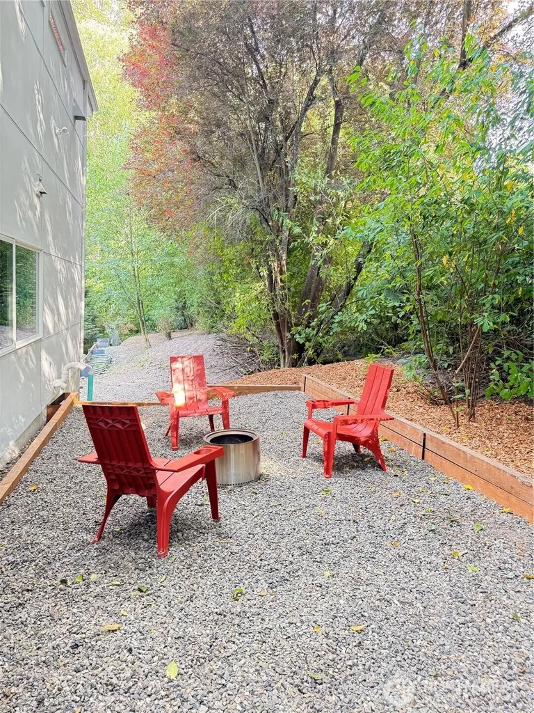 9007 Sand Point Way NE Seattle WA 98115