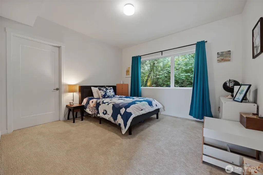 9007 Sand Point Way NE Seattle WA 98115