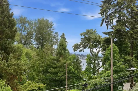 9007 Sand Point Way NE Seattle WA 98115