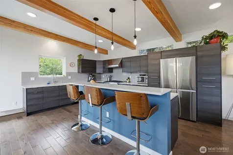 9007 Sand Point Way NE Seattle WA 98115