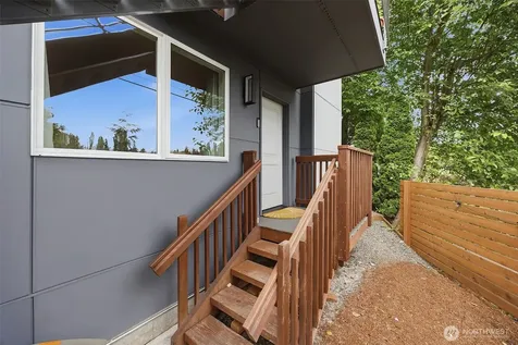9007 Sand Point Way NE Seattle WA 98115