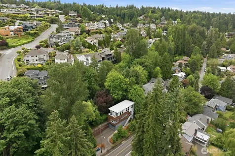 9007 Sand Point Way NE Seattle WA 98115