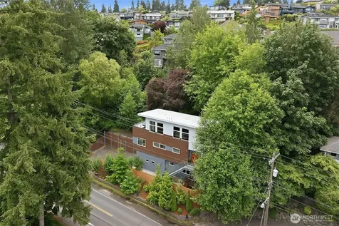 9007 Sand Point Way NE Seattle WA 98115