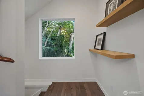 9007 Sand Point Way NE Seattle WA 98115