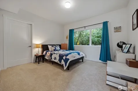 9007 Sand Point Way NE Seattle WA 98115