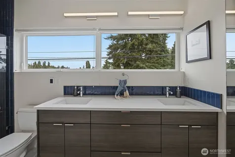 9007 Sand Point Way NE Seattle WA 98115