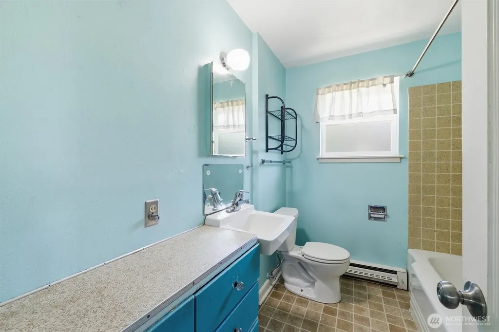 5603 SW Lander Street Seattle WA 98116